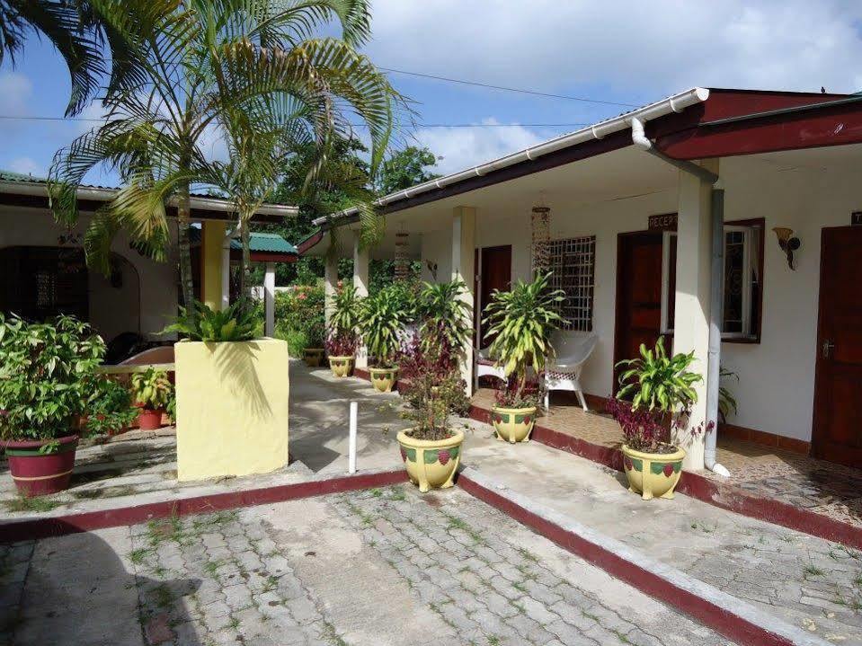 Chez May Paule Anse Volbert Village Exterior foto